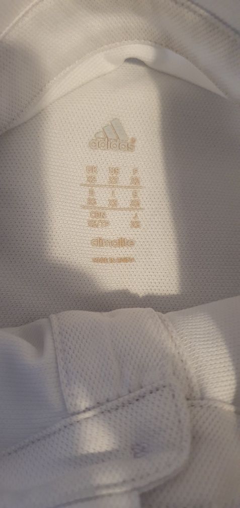 Polo oficial do Benfica, Adidas.