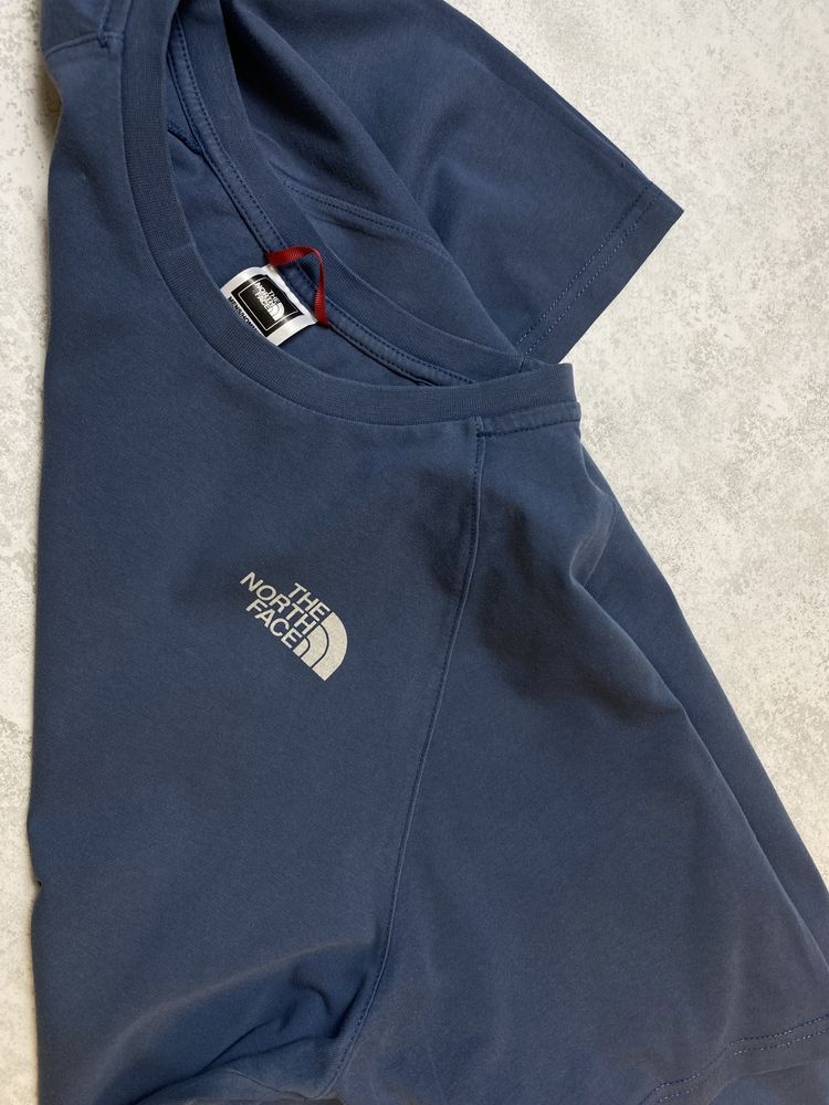 Футболка The North Face з гірським логотипом Denali — блакитна