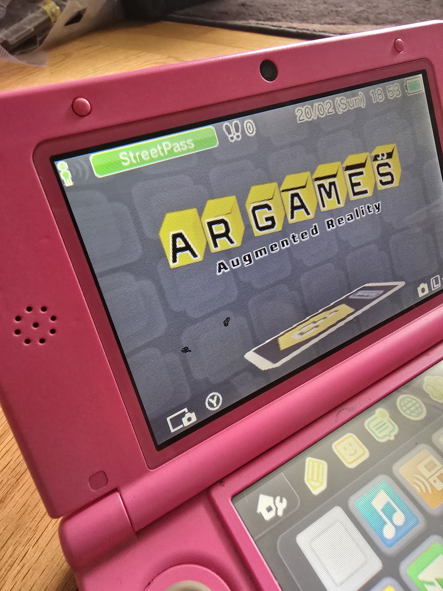 Konsola Nintendo 3DS XL + ładowarka + karta pamięci SD