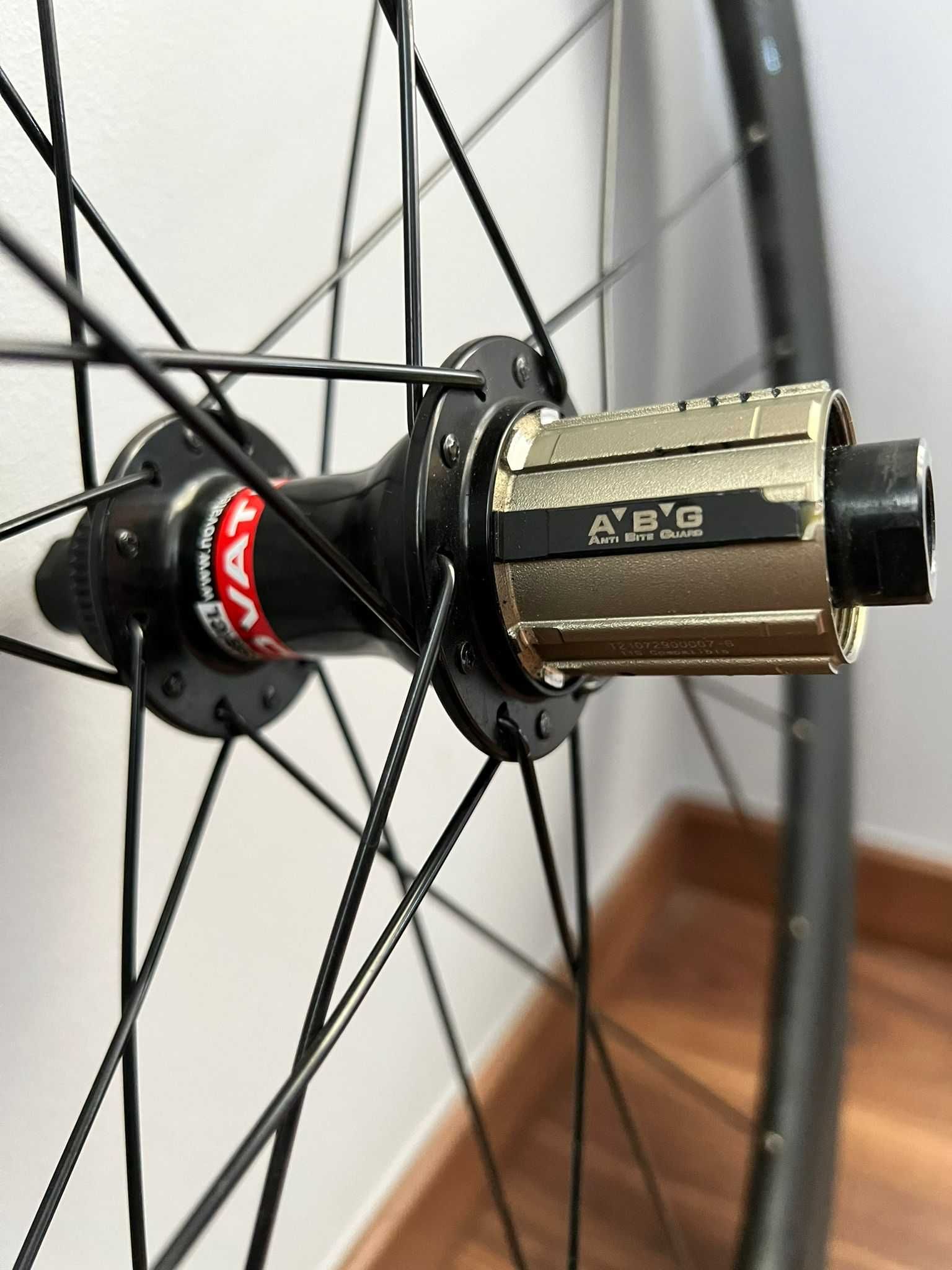 Koła i obręcze Entity xl3 disc + tarcze SHIMANO SM-RT10