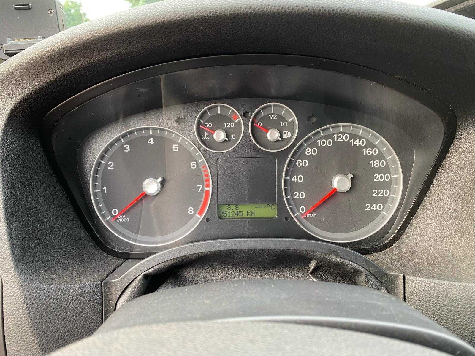 Ford Focus 2.0 Benzyna Ghia 2005
