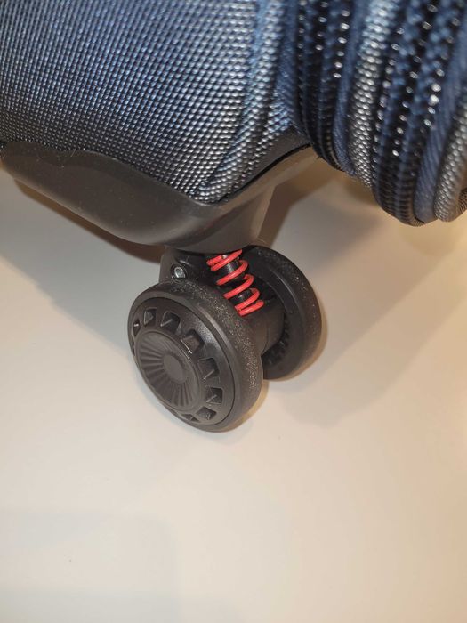 Чемодан Tourist 67 / 40 / 32 см (размер М)