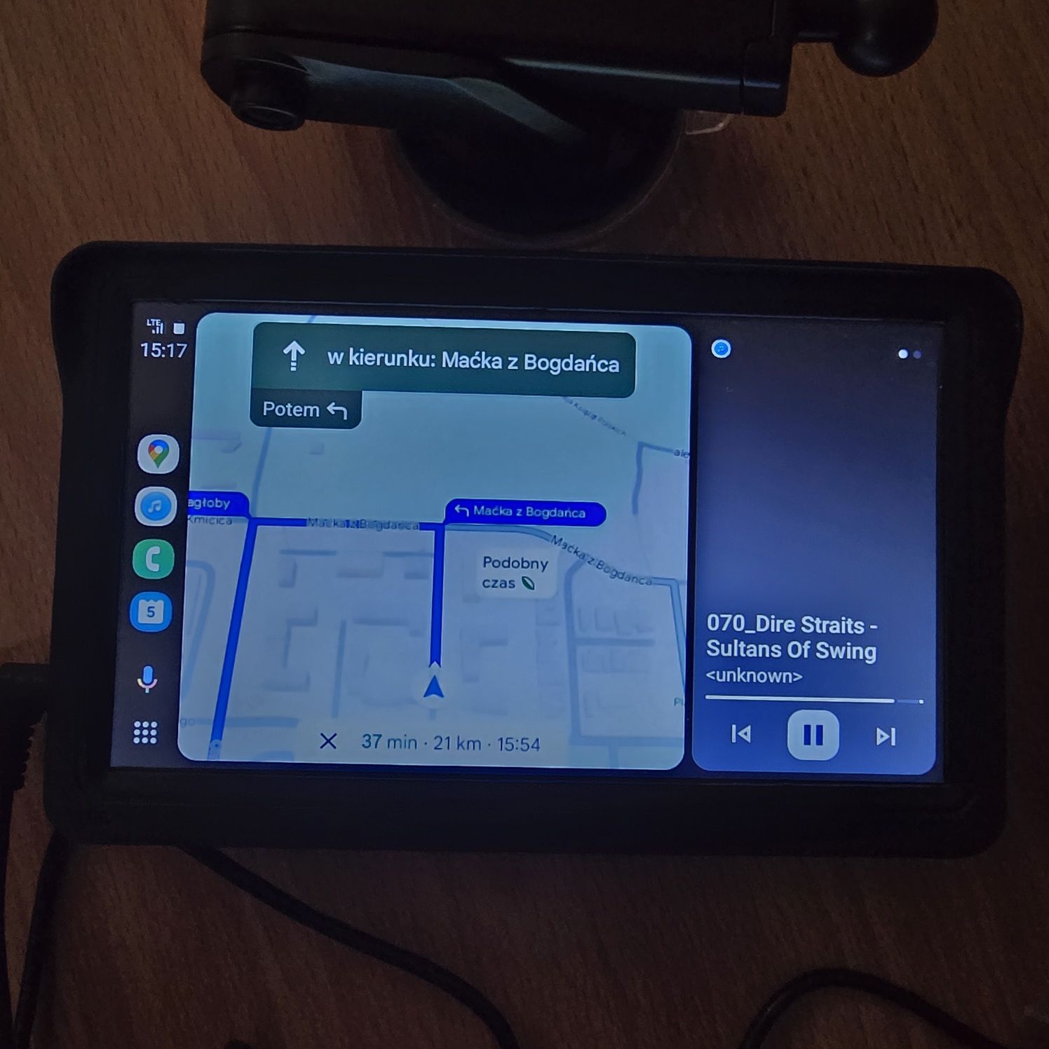 Panel samochodowy 7" przenośny z wifi+ BT+Android Auto i CarPlay