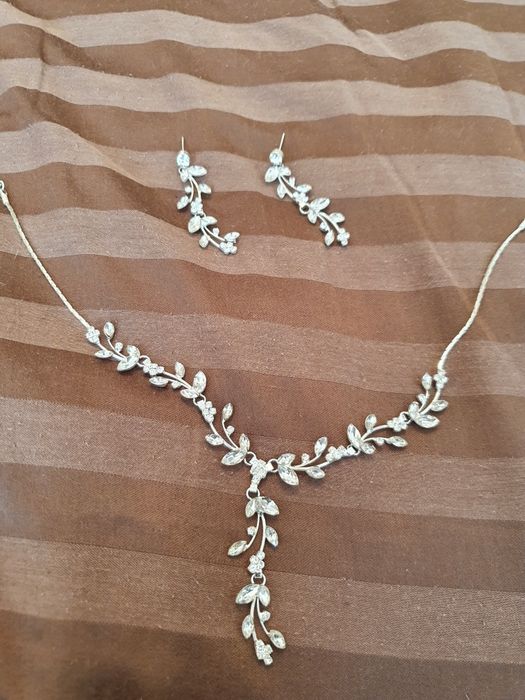 Колье и серьги бижутерия