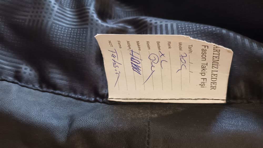 Шкіряна куртка розмір XL