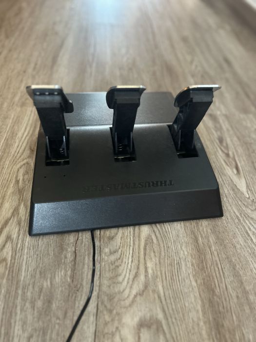 Volante Thrustmaster T150