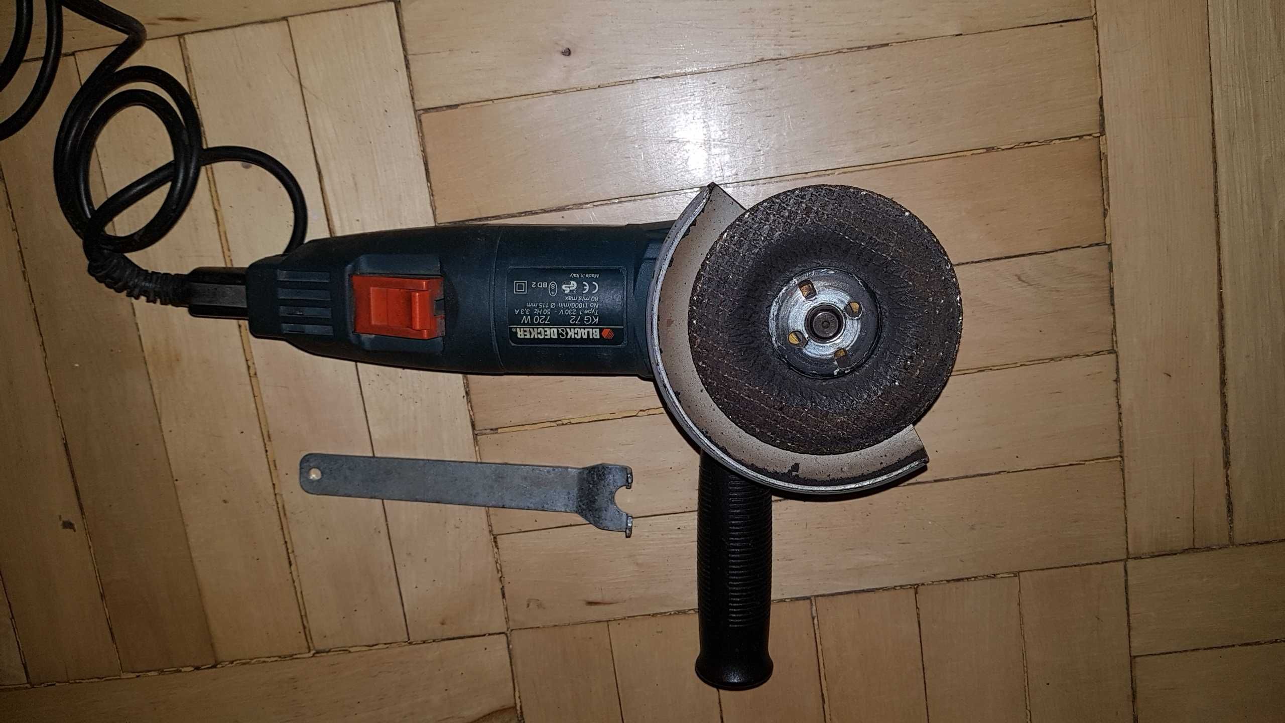 Болгарка маленька BLACK DECKER KG 72 720w D 115мм 11000 об/хв. Італія