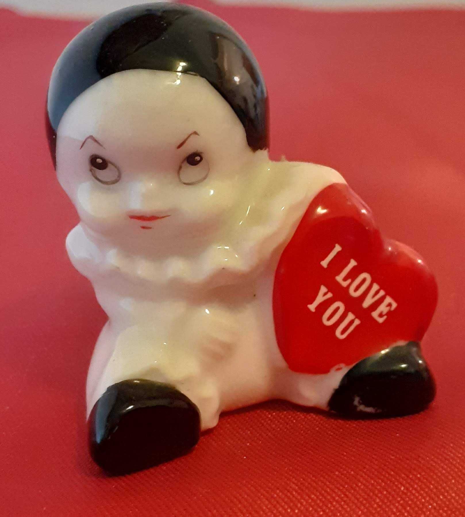 5 Miniaturas em porcelana