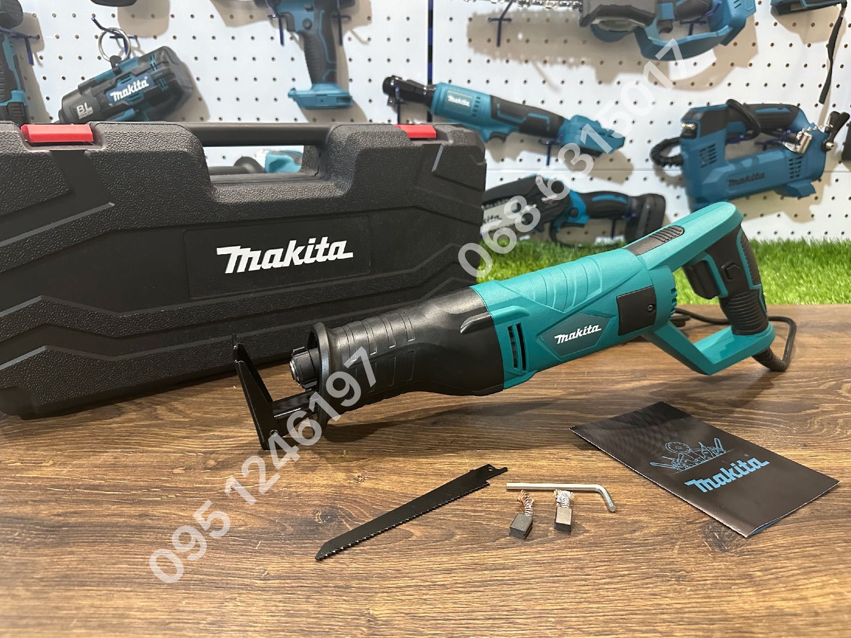 Сабельная пила Makita MKT12C сетевая с поворотной ручкой пилка 22 мм
