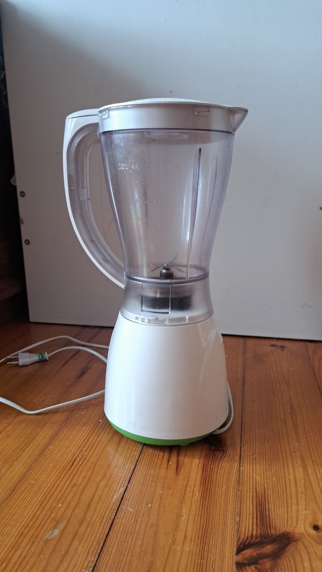 Blender kielichowy  russell hobbs