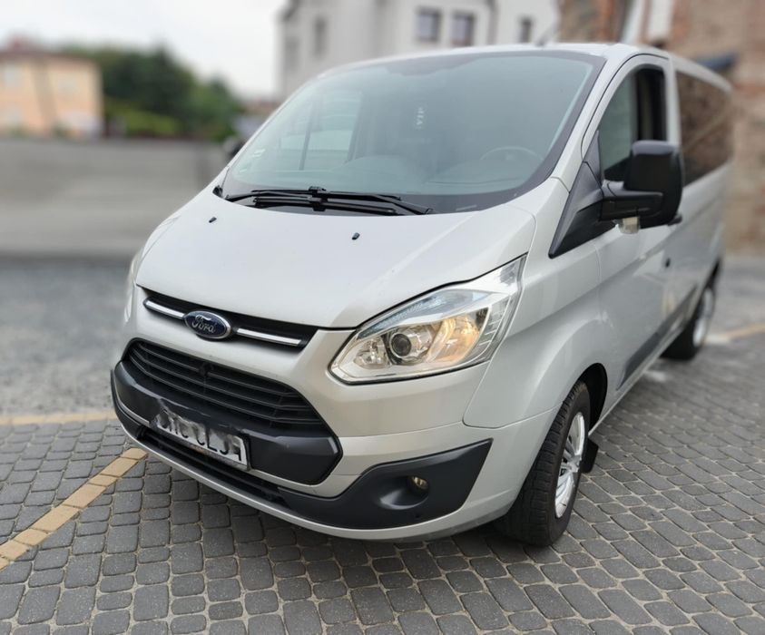 Przewóz osób oraz drobnych rzeczy samochodem klimatyzowanym 9 osobowy