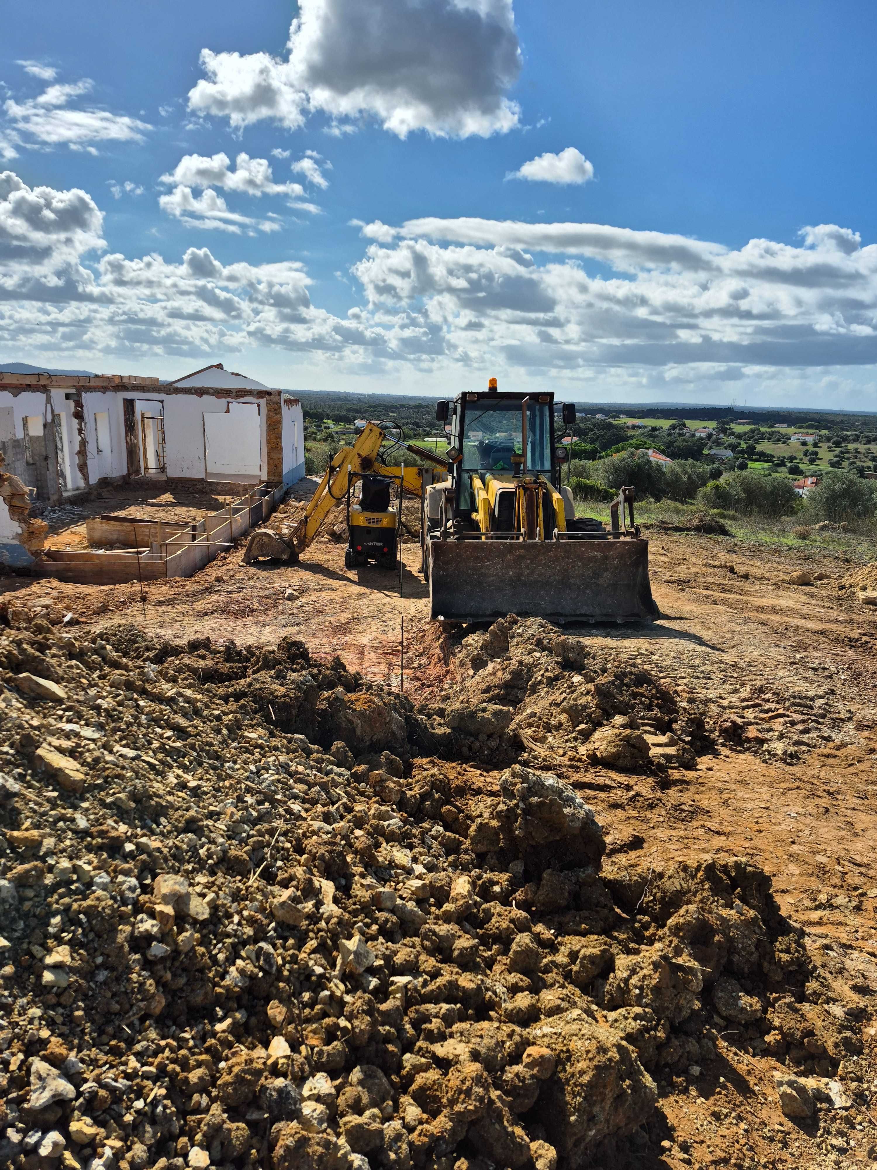 Demolições e escavação , terraplanagem  limpeza de terreno