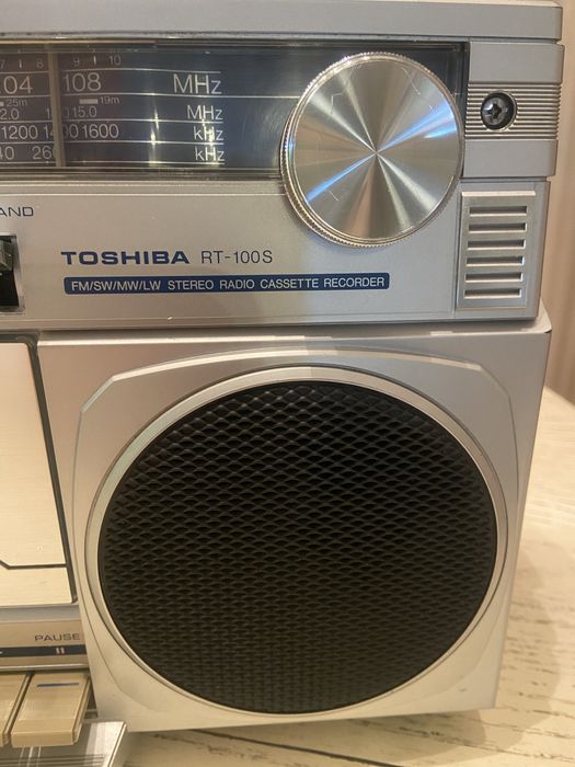 ВІНТАЖНИЙ касетний радіопрогравач Toshiba RT-100S Boombox Stereo