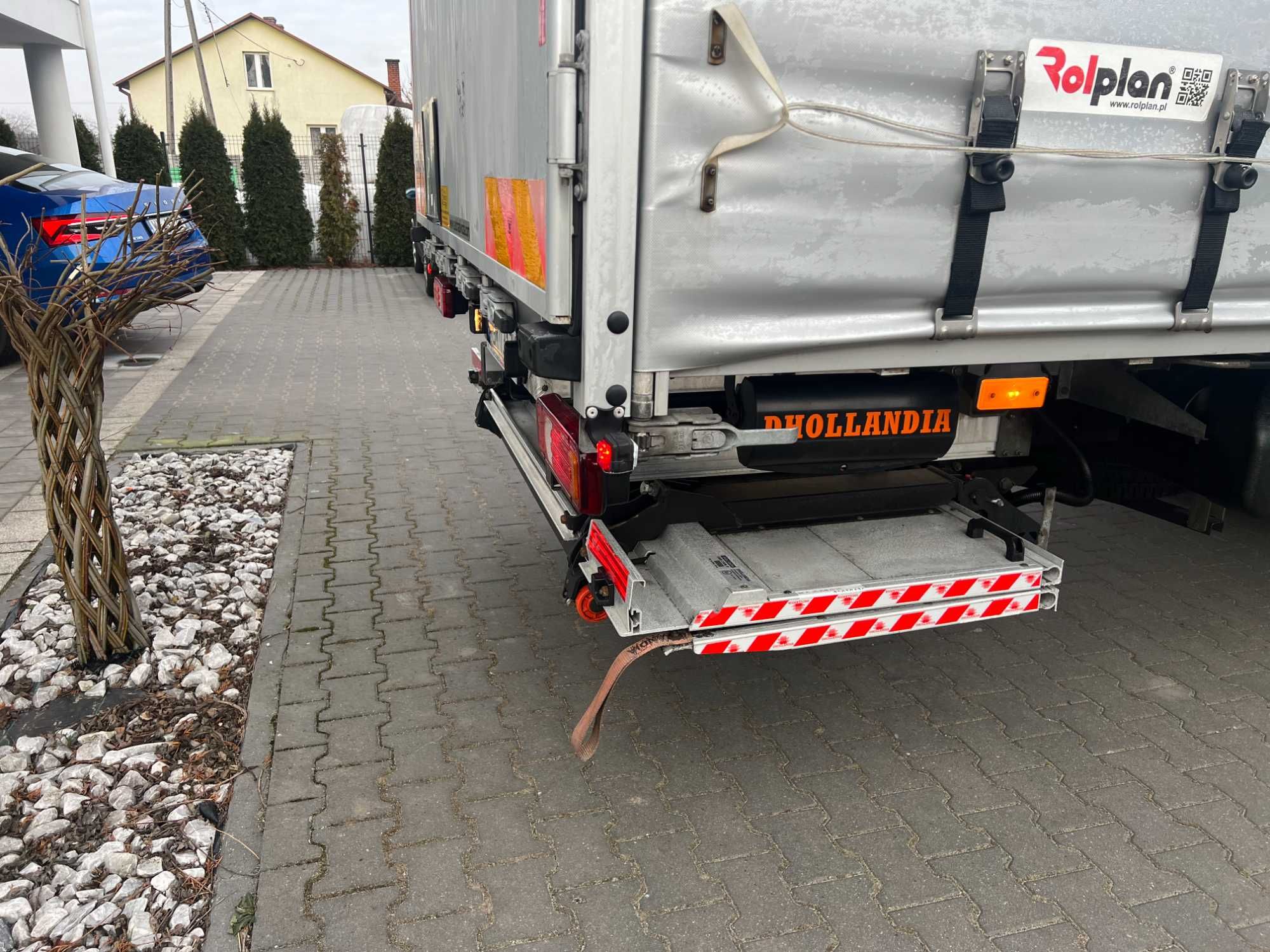 Iveco Daily 70C18 AB06 Max kabina łużko za fotelami + winda 7200 DMC