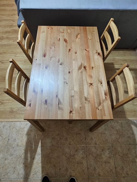 Mesa de cozinha com 4 Cadeiras