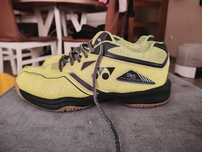 Buty YONEX rozmiar 40,5