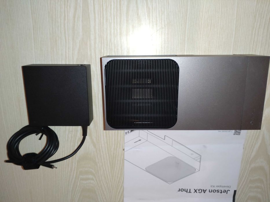 NVIDIA Jetson AGX Thor Developer Kit - zestaw deweloperski