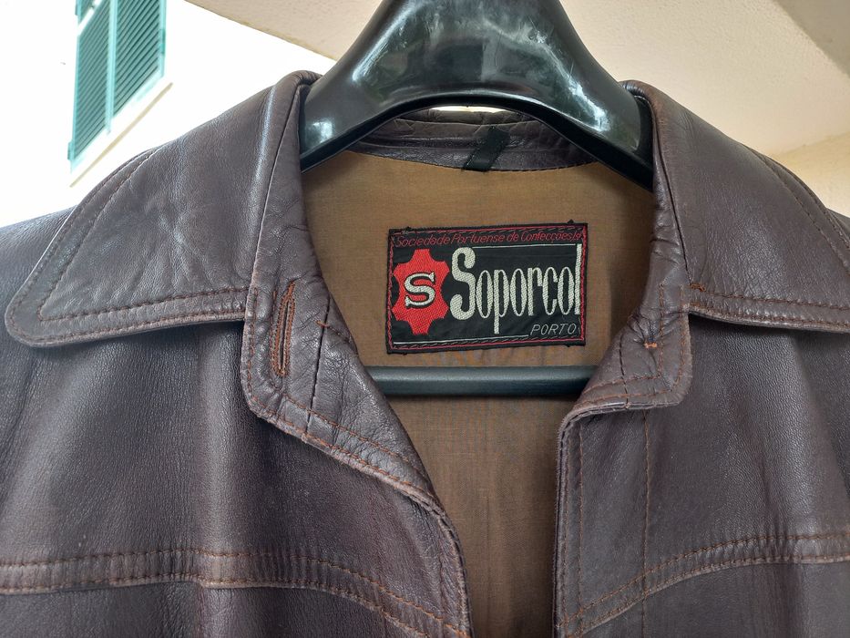 Casaco em cabedal castanho