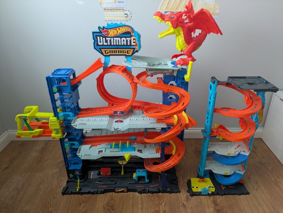 Mega garaż hot wheels
