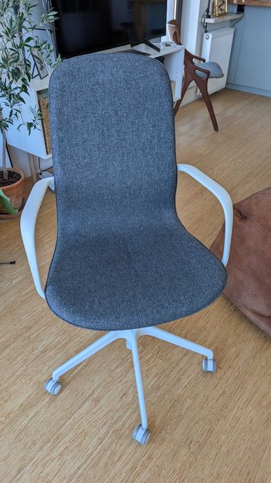 Krzesło do biurka - fotel obrotowy na kółkach  - IKEA Langfjall
