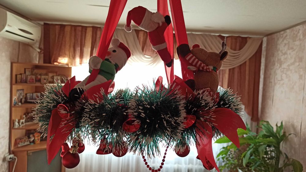 Новорічний підвис-вінок