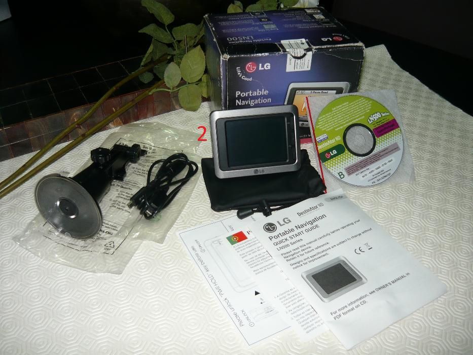 Conjunto de 2 Navegadores GPS - LG LN500