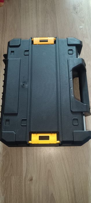 Poziomica laserowa 4d 360,statyw, 2 baterie, walizka,pilot,