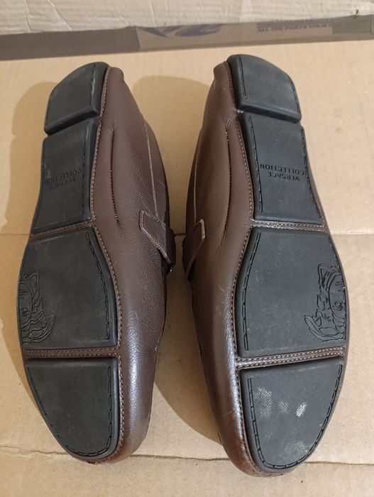 Продам туфлі Versace в гарному стані.