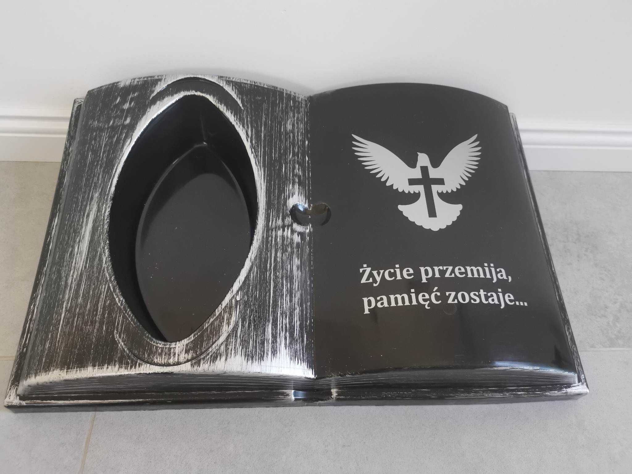 Księga na grób cmentarz podkład wiązanka stroik Książka Z DONICZKĄ
