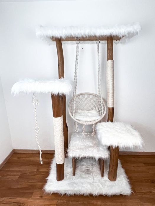 Vendo arranhacor novo feito com tronco natural