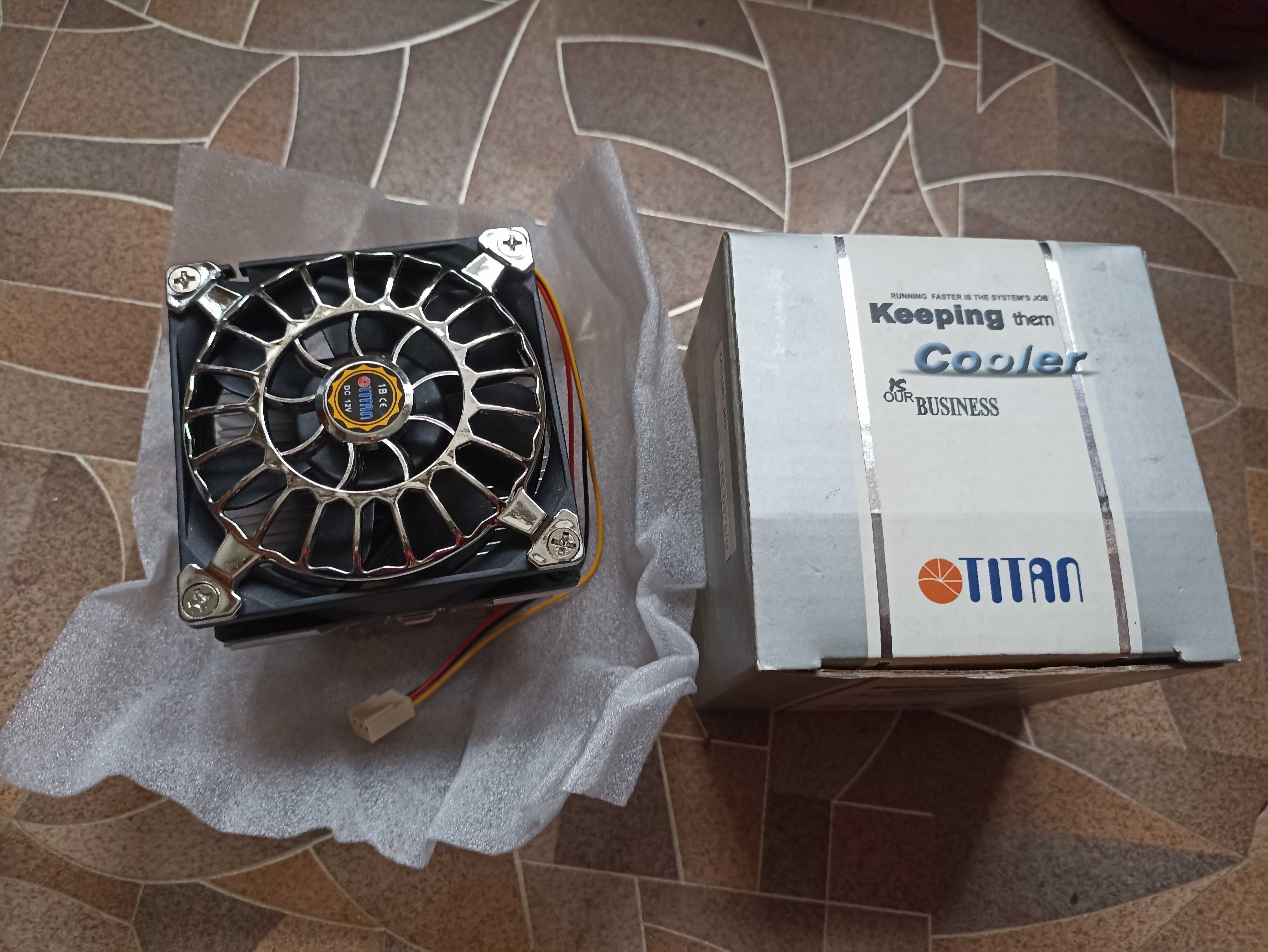 Кулер і радіатор Intel сокет 1150.робить тихо.на 3-4 піна.охолоджує i5