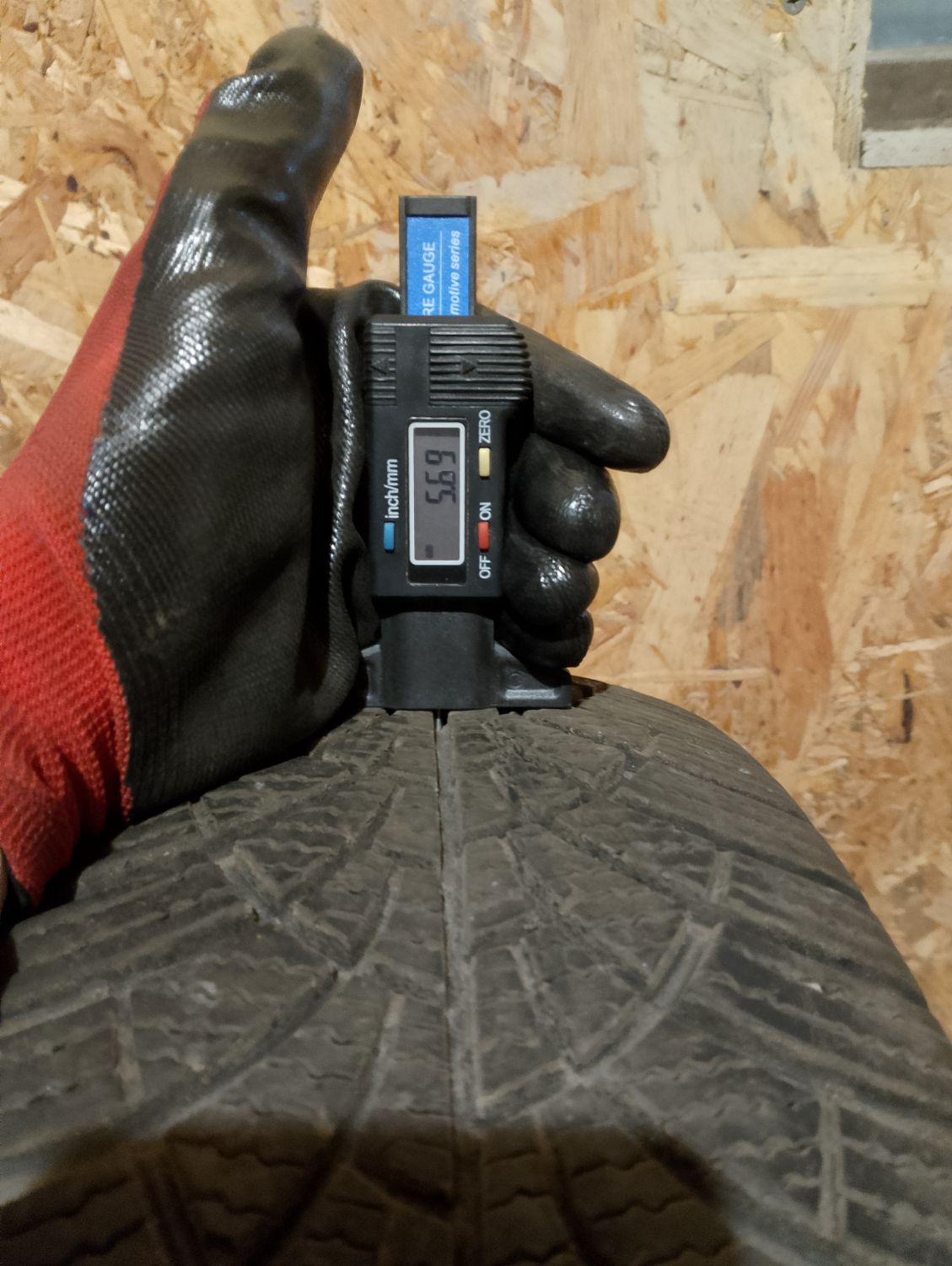 Шини Goodyear UltraGrip 9+ 185/60 R15 84T Б/У 5,5 мм