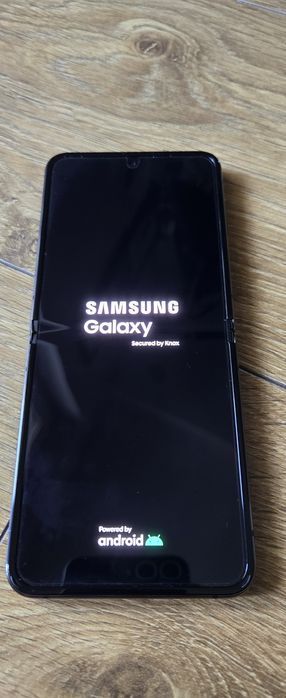 Samsung Galaxy Z Flip 4 256 mb