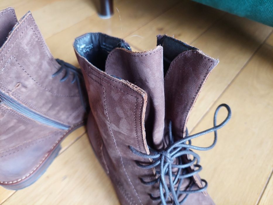 Botki Tamaris skóra naturalna nubuk
Rozmiar 40