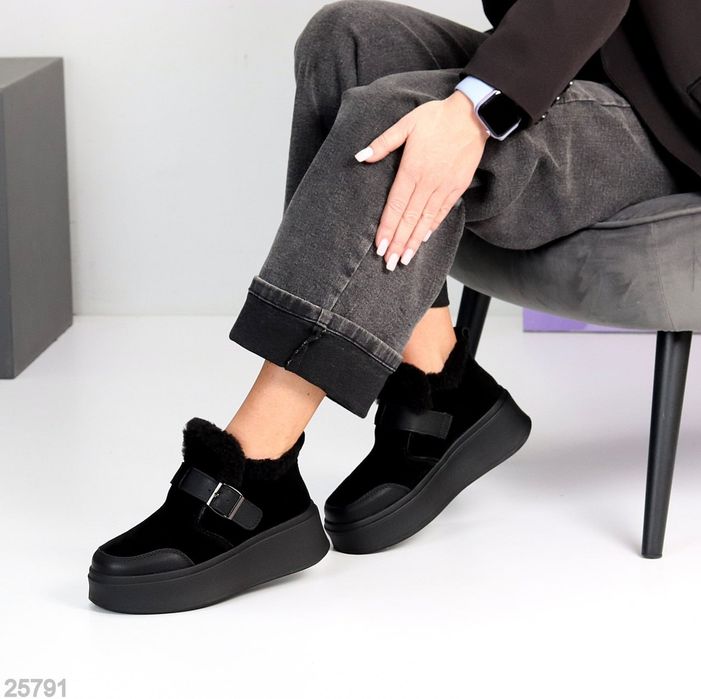 Жіночі шкіряні зимові черевики в кольорах