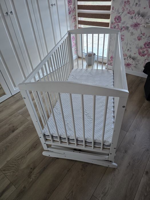 Łóżeczko z funkcją kołyski z materacem Rücken 120 x60