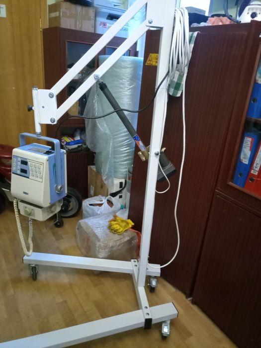 Рентген электростойка для палатных и ветеренарных аппаратов.