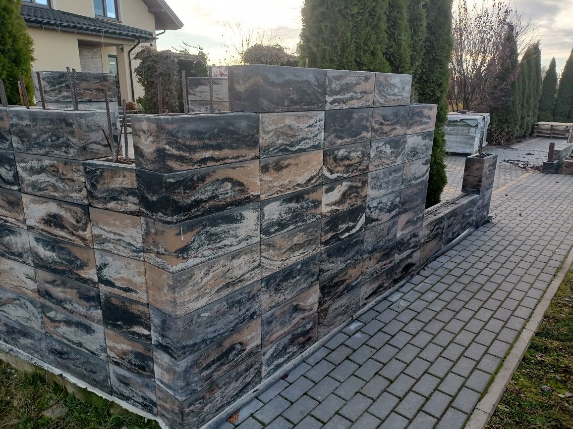 Montaż ogrodzeń panelowych i z modułów betonowych
