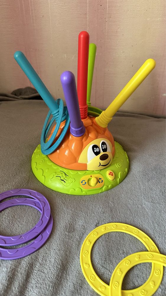 Игрушка Chicco на 2-5 лет ,музыкальная.