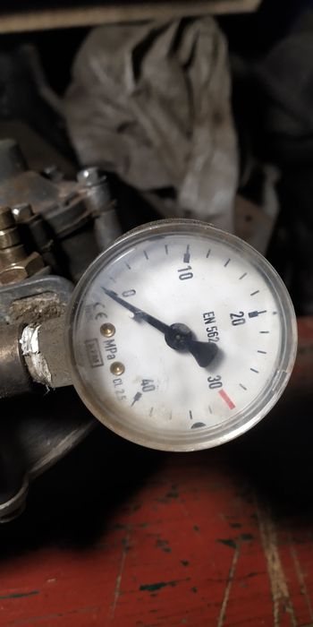 Продам метан установку,баллоны,крепления,редуктор