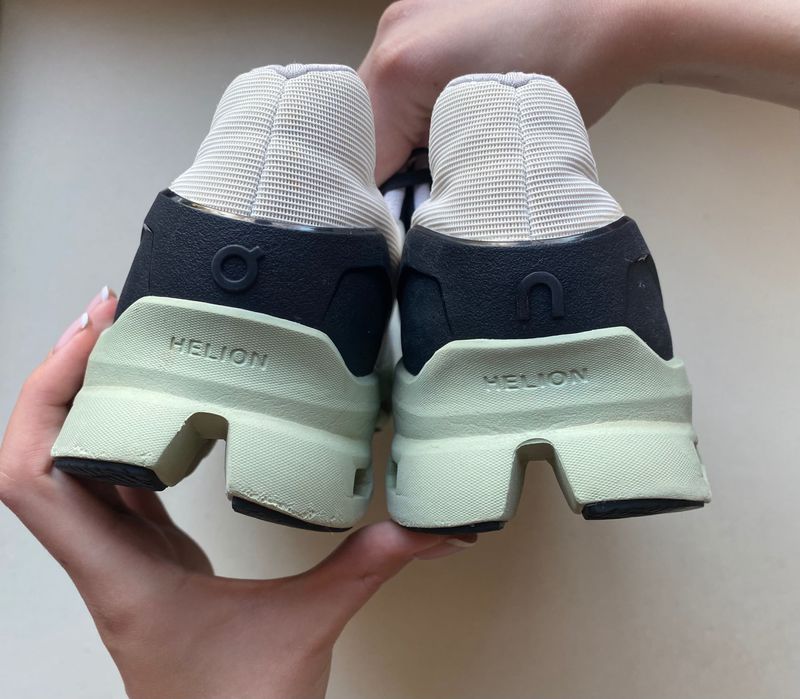 Чоловічі кросівки On Running