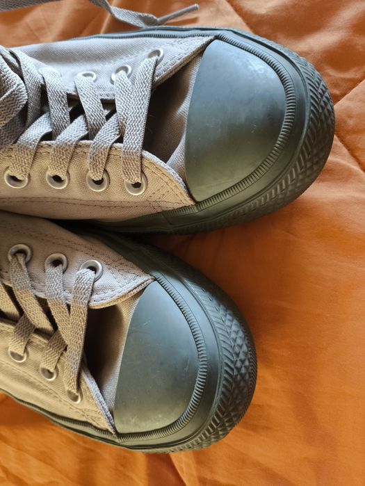 Sapatilhas Converse praticamente novas