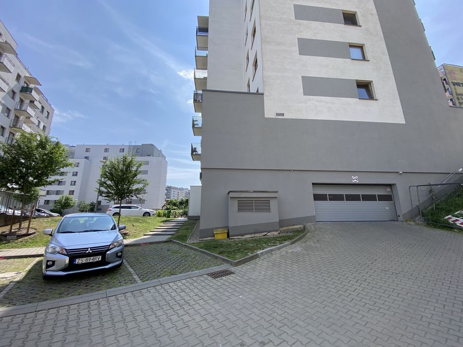 Sprzedam miejsce w garażowcu Powstańców Śląskich (za Ornamentem) VAT23