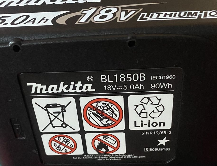 Новий Акумулятор оригінал Makita BL1850B