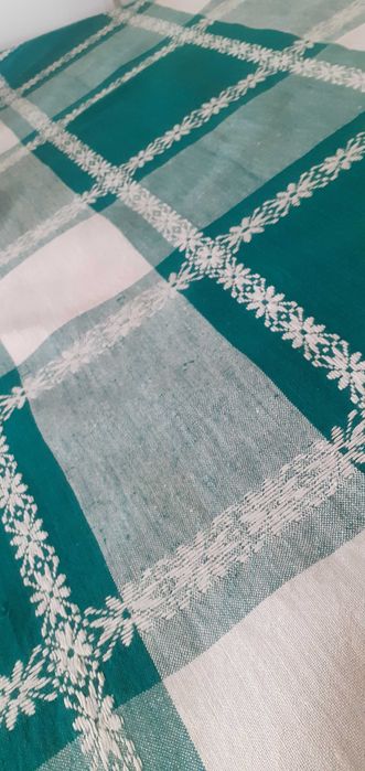 Obrus bawełniany biało zielona krata wzór haftowany