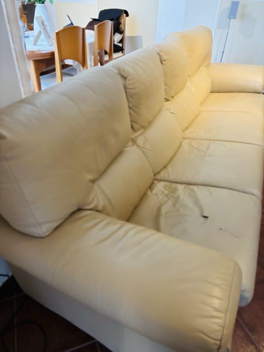 Sofá de Pele bege