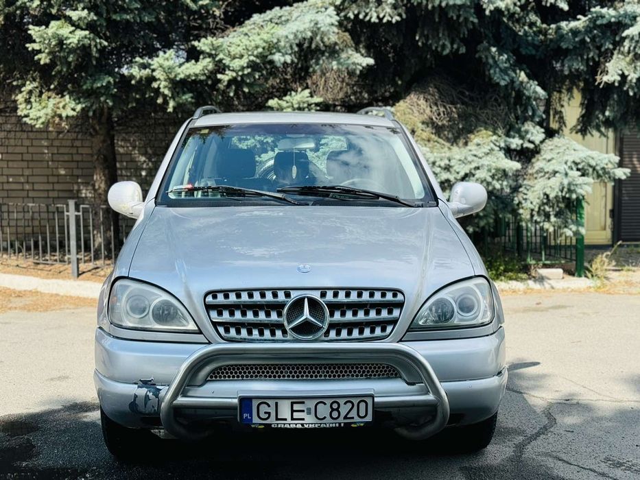Продам автомобіль Mercedes ML повний привод в хорошем состоянии
