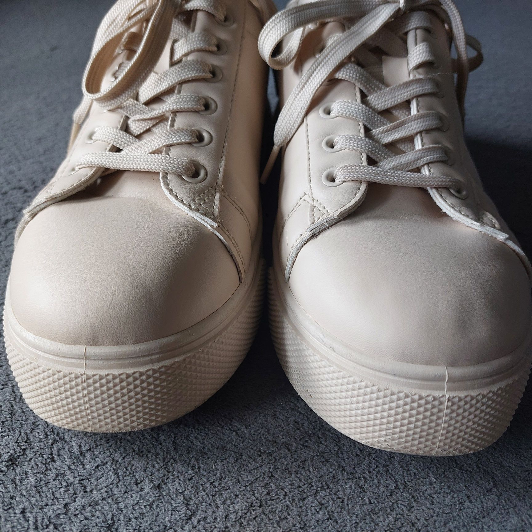 Sneakersy kremowe 39