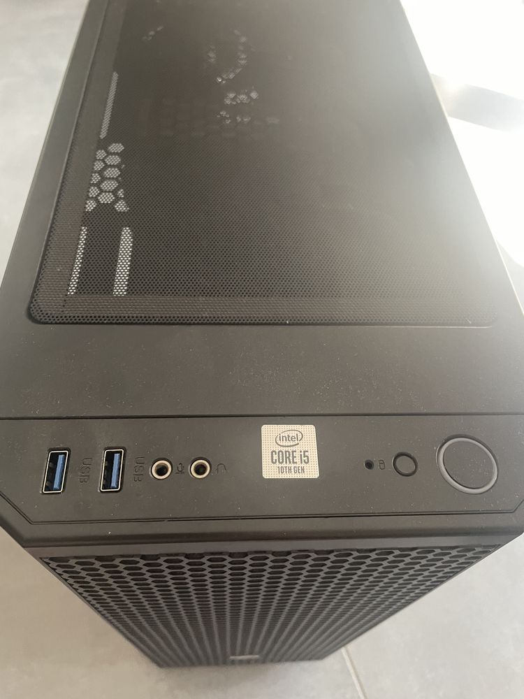 Komputer stacjonarny + monitor