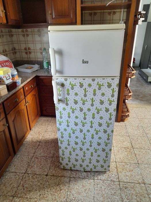Frigorífico combinado médio